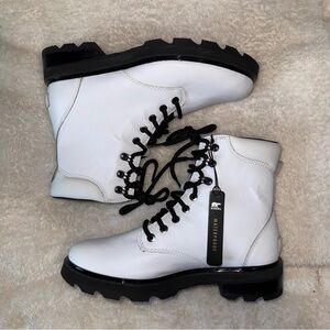 Sorel waterproof BNWT combat boots, women’s 9.5